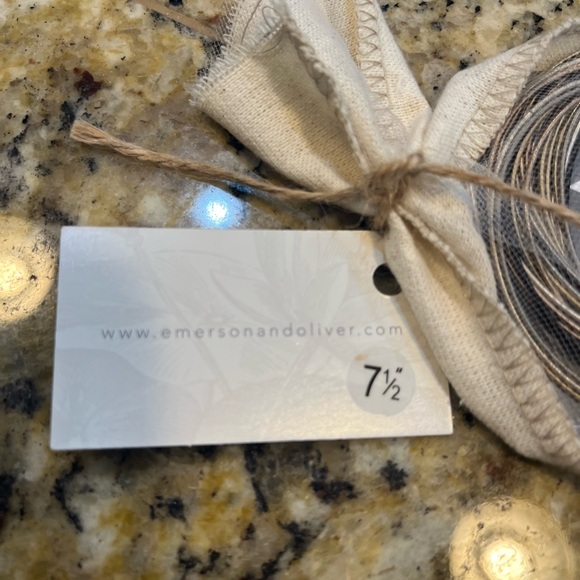 Emerson & Oliver - Picture 4 of 4